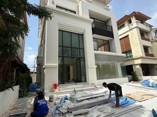 For sale and for rent office in Wang Thonglang, Bangkok
