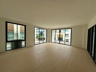 For sale and for rent office in Wang Thonglang, Bangkok