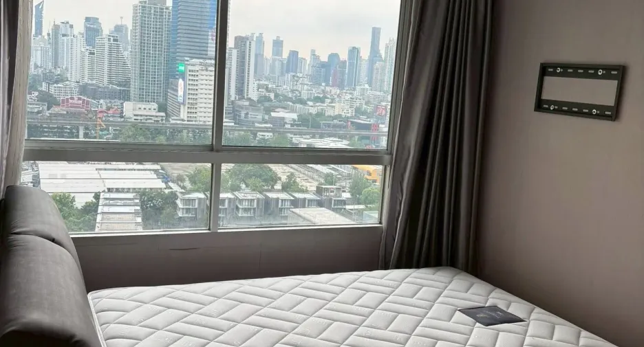For sale 1 bed condo in Huai Khwang, Bangkok