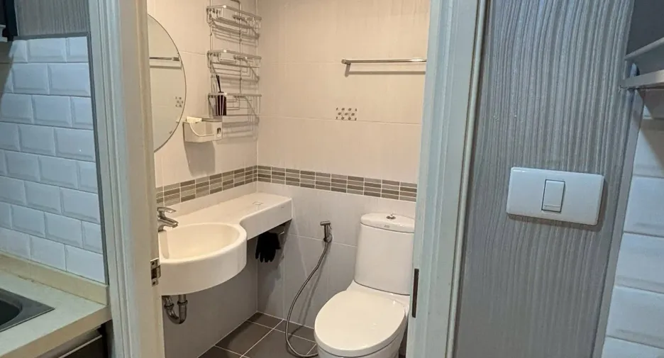 For sale 1 bed condo in Huai Khwang, Bangkok