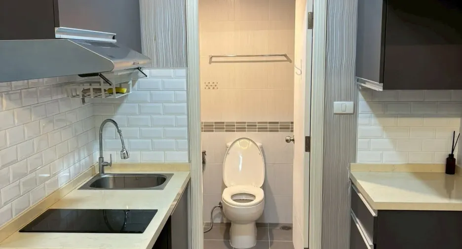 For sale 1 bed condo in Huai Khwang, Bangkok