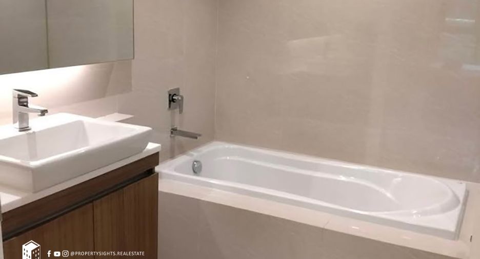 Condo en alquiler de 2 habitaciones en Khlong Toei, Bangkok