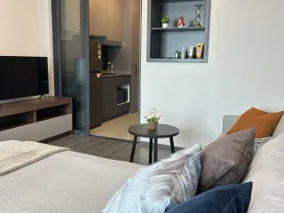 Wohnung zur Miete mit Studio in Khlong Toei, Bangkok