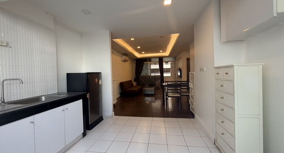 For sale and for rent 2 bedrooms condo in Huai Khwang, Bangkok