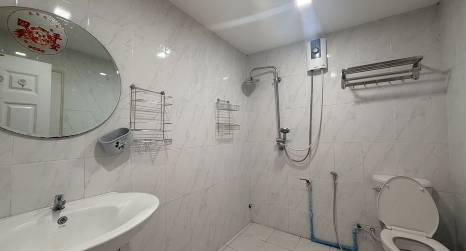 For sale and for rent 2 bedrooms condo in Huai Khwang, Bangkok