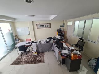 Reihenhaus zum Kauf mit 3 Zimmer in Phra Khanong, Bangkok