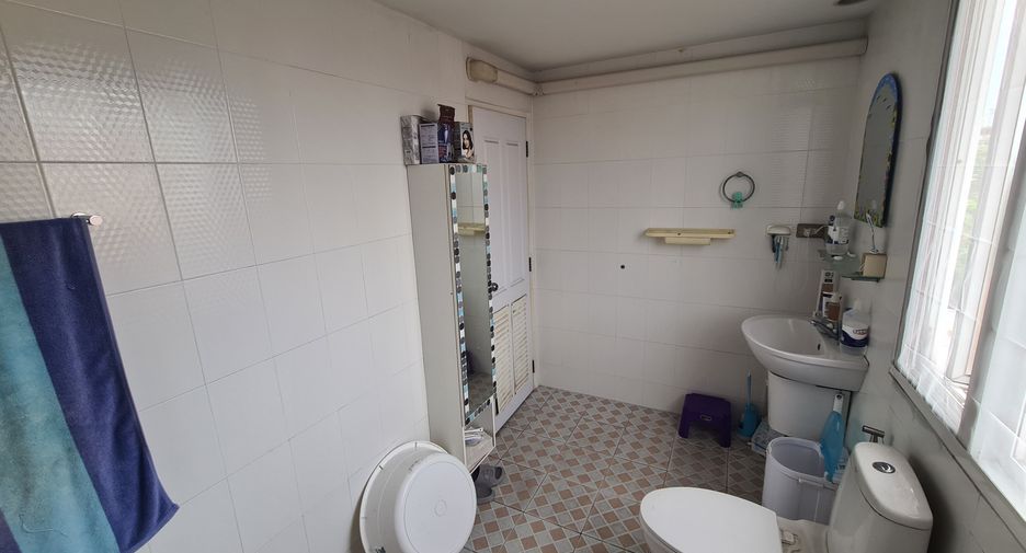 Reihenhaus zum Kauf mit 3 Zimmer in Phra Khanong, Bangkok