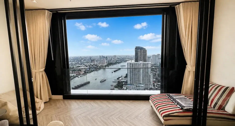 For rent 2 bedrooms condo in Khlong San, Bangkok
