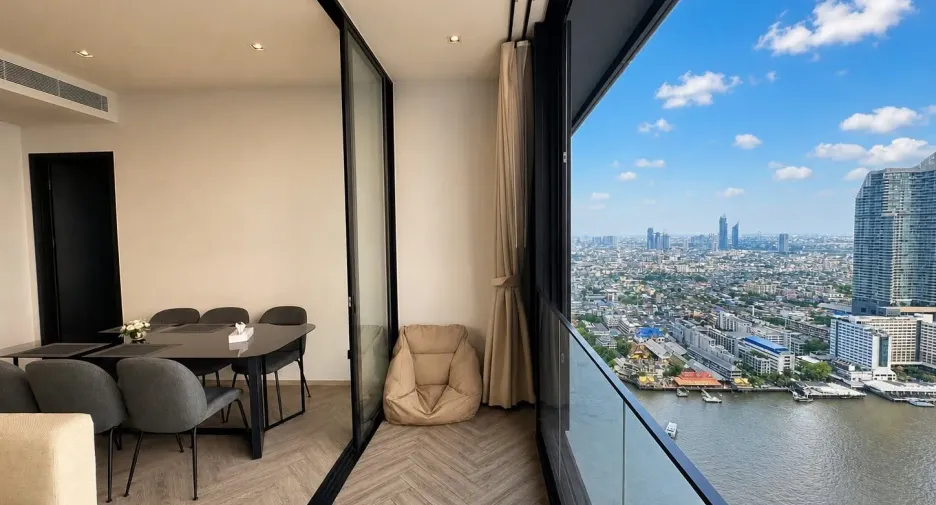 For rent 2 bedrooms condo in Khlong San, Bangkok