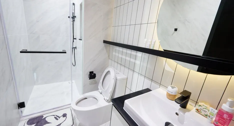 For rent 2 bedrooms condo in Khlong San, Bangkok