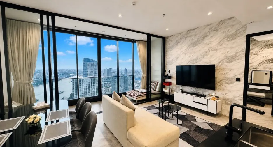 For rent 2 bedrooms condo in Khlong San, Bangkok