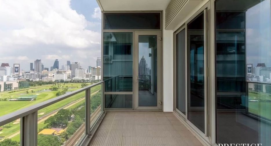 Wohnung zur Miete mit 2 Zimmer in Pathum Wan, Bangkok