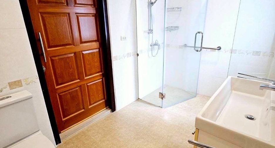 Haus zur Miete mit 3 Zimmer in Bang Lamung, Chonburi