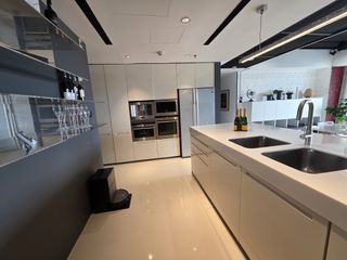 Condo en alquiler de 3 habitaciones en Sathon, Bangkok