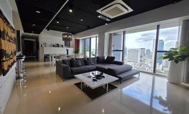 À louer 3 chambres condo à Sathon, Bangkok