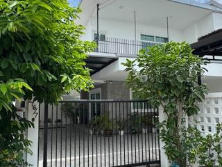 For rent 3 bedrooms house in Saphan Sung, Bangkok