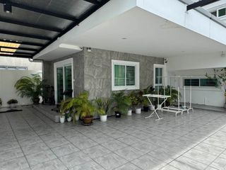 For rent 3 bedrooms house in Saphan Sung, Bangkok