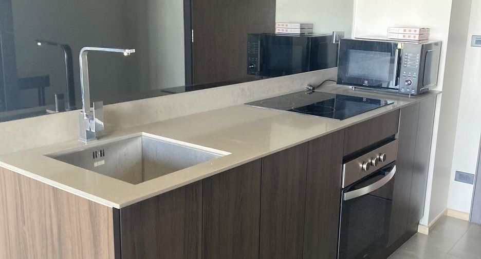 For rent 3 ベッドルーム condo in Phaya Thai, Bangkok