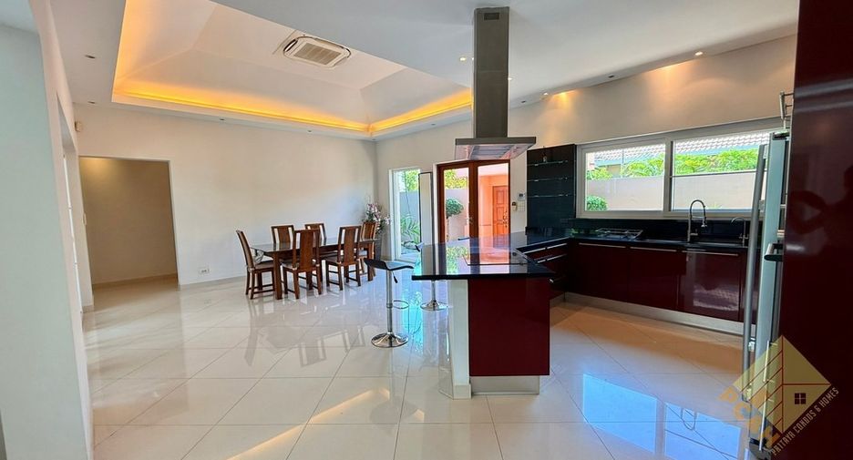 For rent and for sale 3 bedrooms house in Bang Lamung, Chonburi