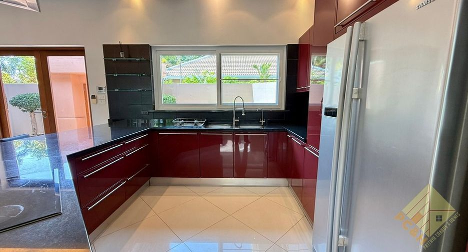 For rent and for sale 3 bedrooms house in Bang Lamung, Chonburi
