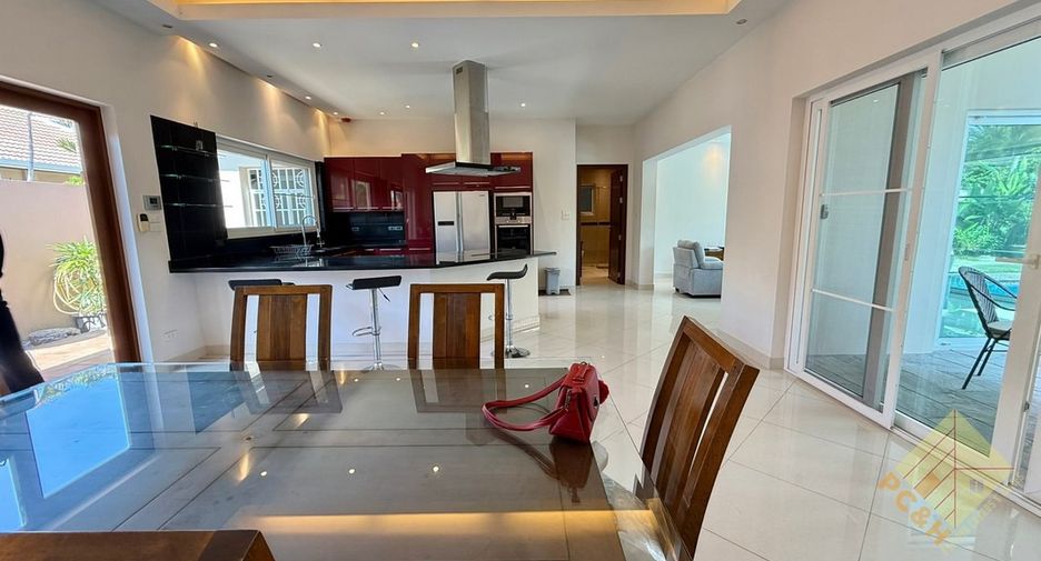 For rent and for sale 3 bedrooms house in Bang Lamung, Chonburi