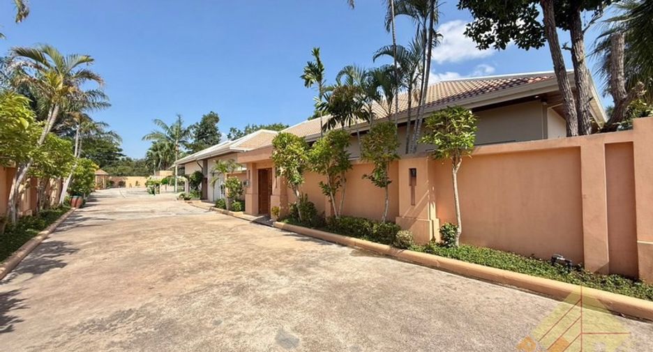 For rent and for sale 3 bedrooms house in Bang Lamung, Chonburi