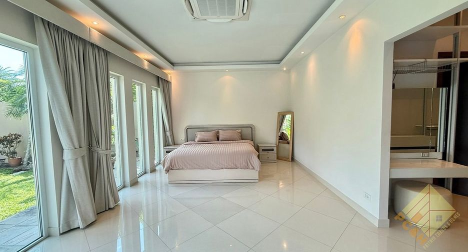 For rent and for sale 3 bedrooms house in Bang Lamung, Chonburi