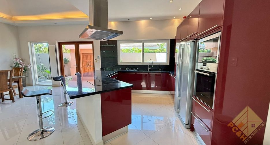 For rent and for sale 3 bedrooms house in Bang Lamung, Chonburi