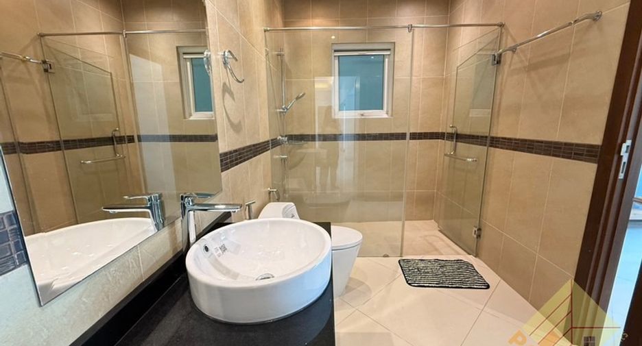 For rent and for sale 3 bedrooms house in Bang Lamung, Chonburi