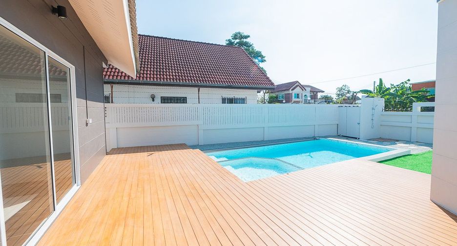 Haus zum Kauf mit 4 Zimmer in Bang Lamung, Chonburi