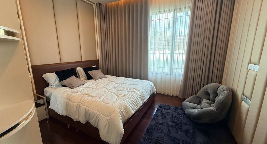 À louer 4 chambres maison à Bang Bon, Bangkok