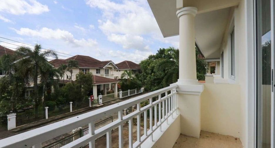 Casa en venta de 4 habitaciones en San Kamphaeng, Chiang Mai