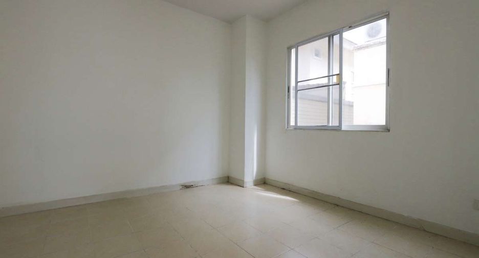 Casa en venta de 4 habitaciones en San Kamphaeng, Chiang Mai