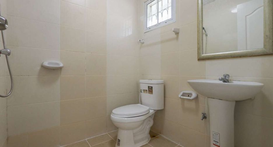 Casa en venta de 4 habitaciones en San Kamphaeng, Chiang Mai