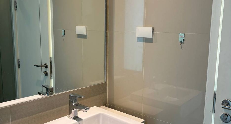 For sale 2 ベッドルーム condo in Yan Nawa, Bangkok