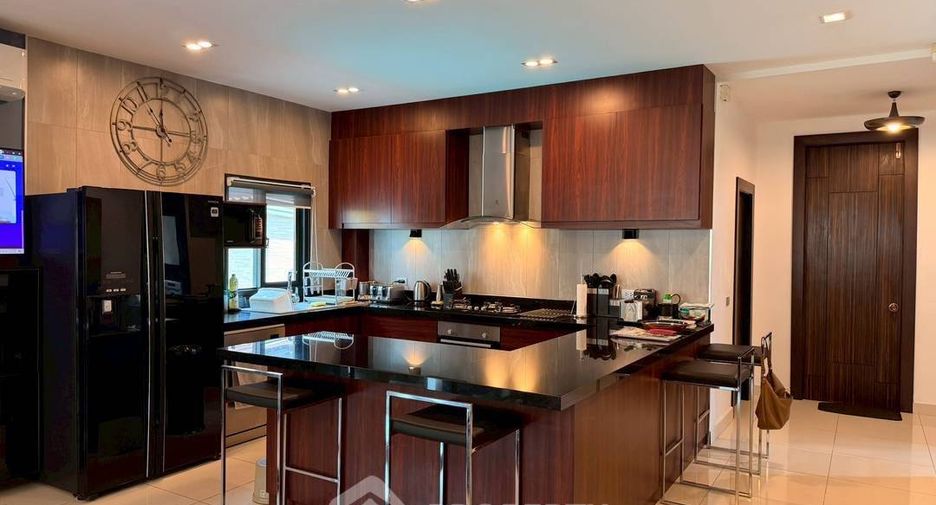 For sale 4 bedrooms house in Mueang Chon Buri, Chonburi