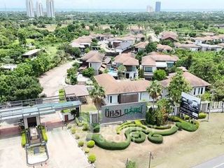 For sale 4 bedrooms house in Mueang Chon Buri, Chonburi