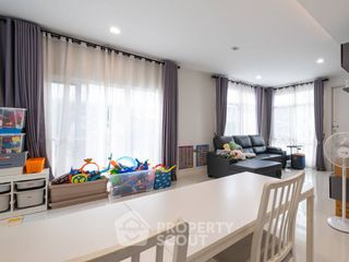 Casa en venta de 3 habitaciones en Prawet, Bangkok