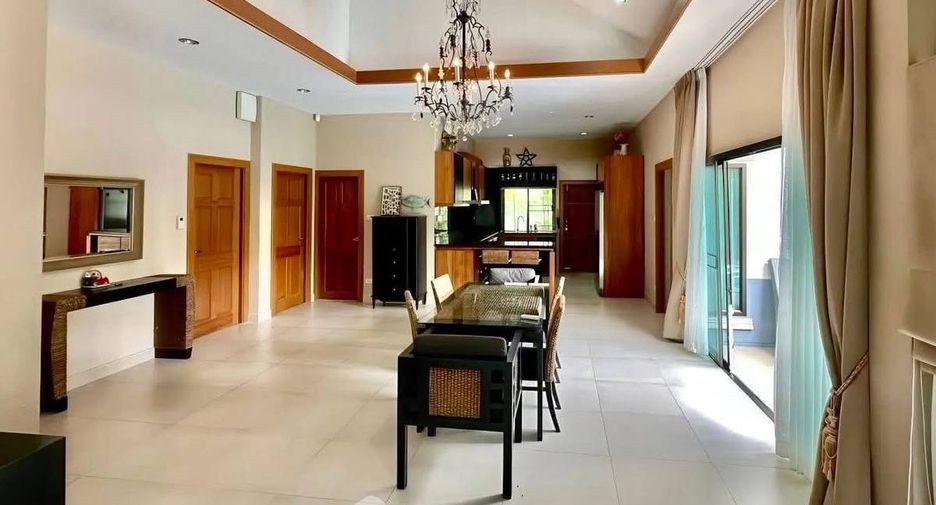 For sale 3 bedrooms villa in Huay Yai, Pattaya
