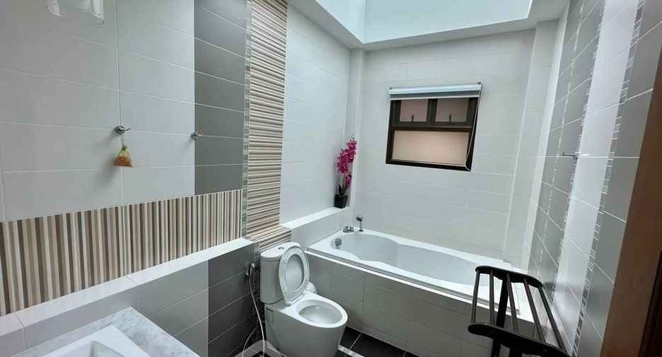 For sale 3 bedrooms villa in Huay Yai, Pattaya