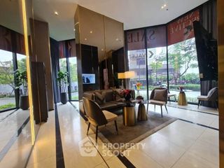 For sale 3 bedrooms condo in Huai Khwang, Bangkok