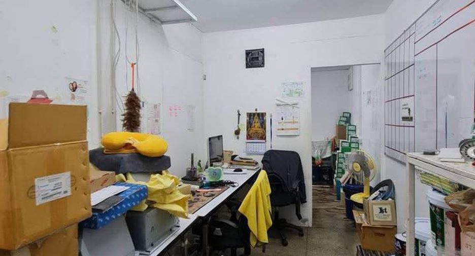 Продажа 3 спальни кондо в Хуаи Кхщанг, Бангкок