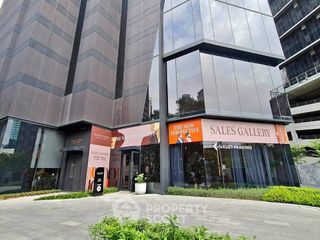 For sale 3 bedrooms condo in Huai Khwang, Bangkok