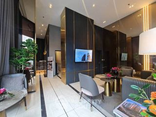 For sale 3 bedrooms condo in Huai Khwang, Bangkok