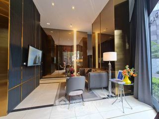 For sale 3 bedrooms condo in Huai Khwang, Bangkok