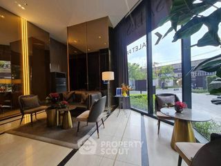 For sale 3 bedrooms condo in Huai Khwang, Bangkok