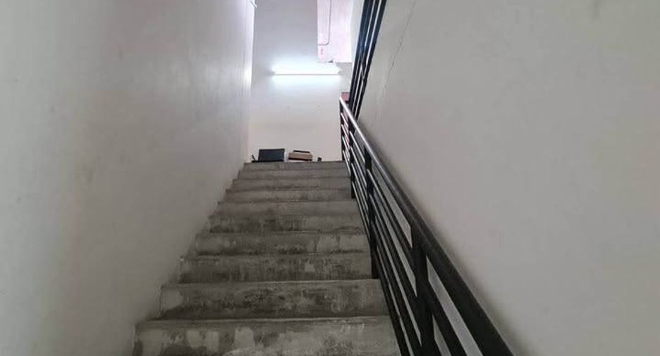 Продажа 3 спальни кондо в Хуаи Кхщанг, Бангкок