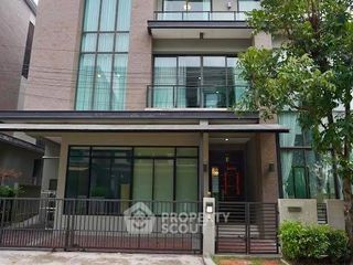 Casa en venta de 5 habitaciones en Wang Thonglang, Bangkok