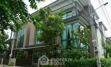 Casa en venta de 5 habitaciones en Wang Thonglang, Bangkok