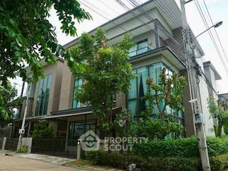 Casa en venta de 5 habitaciones en Wang Thonglang, Bangkok
